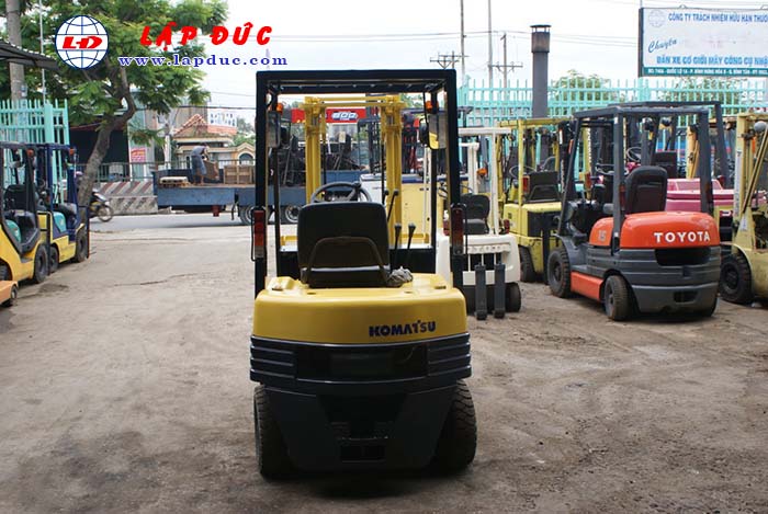 Xe nâng xăng cũ KOMATSU 1.4 tấn FG14-15 # 313631 giá rẻ