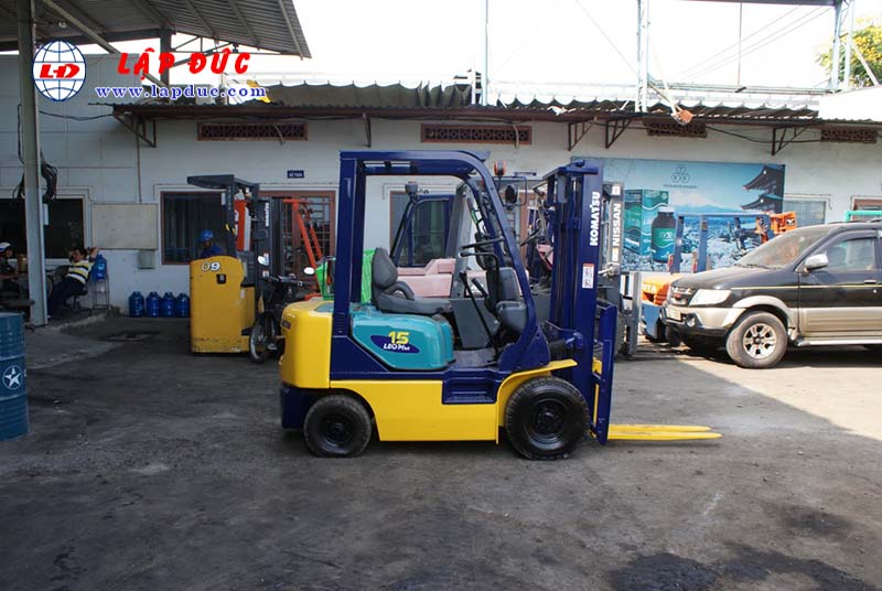 Xe nâng máy xăng KOMATSU 1.5 tấn FG15C-16 # 627135 giá rẻ