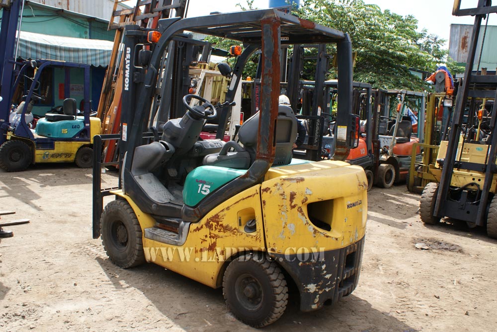 Xe nâng xăng 1.5 tấn KOMATSU FG15LC-18 giá rẻ