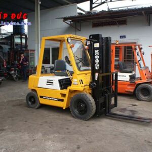 Xe nâng xăng KOMATSU 2 tấn FG20-7 # 107531 giá rẻ