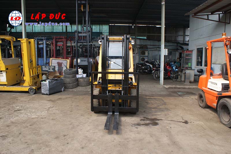 Xe nâng 2 tấn xăng KOMATSU FG20-7 # 107531 giá rẻ