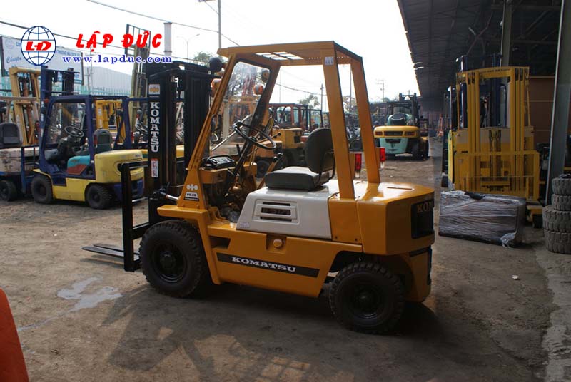 Xe nâng xăng cũ 2 tấn KOMATSU FG20-7 # 107531 giá rẻ