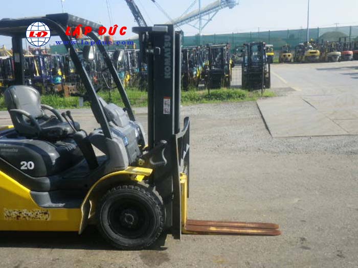 Xe nâng máy xăng KOMATSU 2 tấn FG20C-17 # 312801 giá rẻ