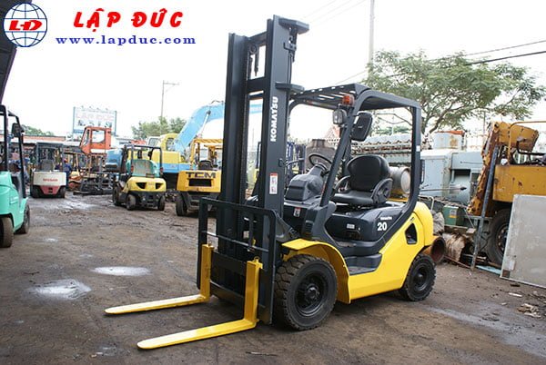 Xe nâng xăng KOMATSU 2 tấn FG20T-17 giá rẻ