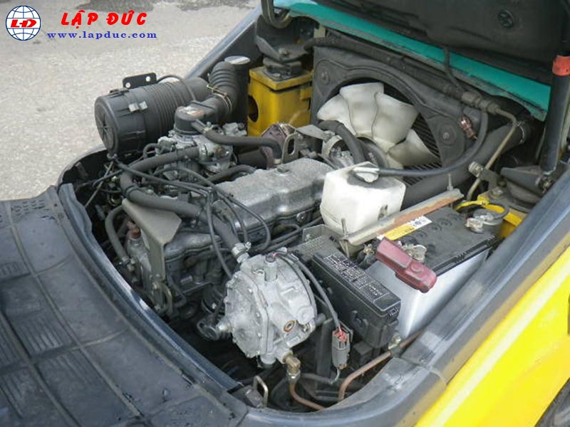 Xe nâng xăng 2.5 tấn KOMATSU FG25C-16