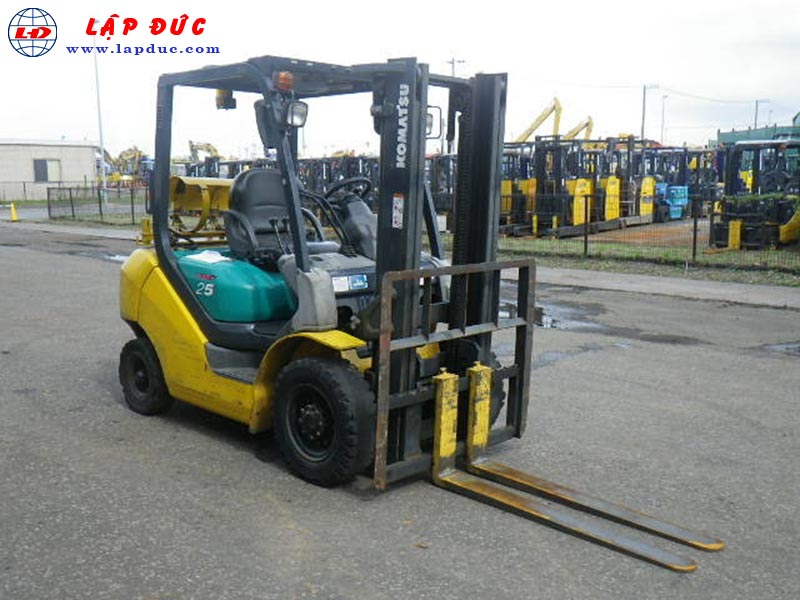 Xe nâng xăng KOMATSU 2.5 tấn FG25C-16 # 731383 giá rẻ