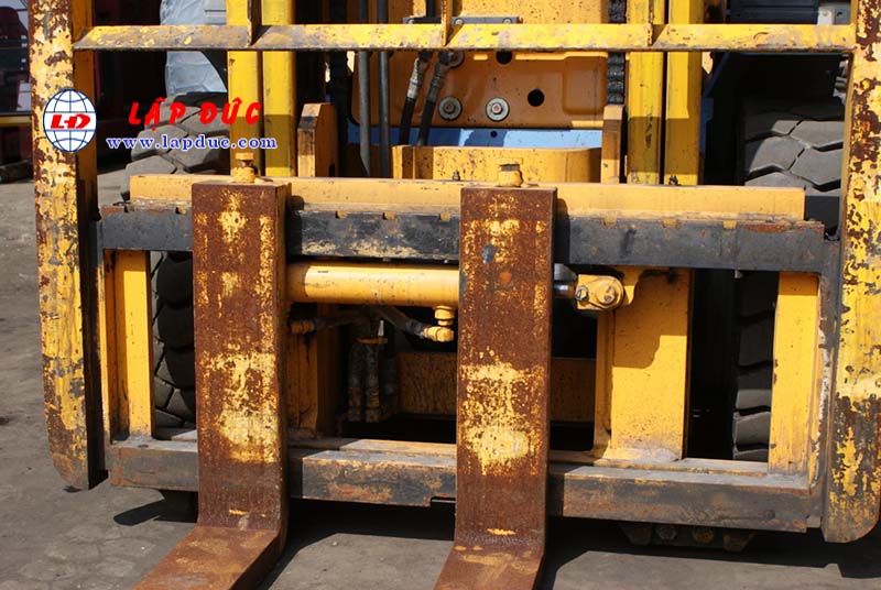 Xe nâng cũ động cơ xăng KOMATSU 2.5 tấn FG25T-17 # 714207 giá rẻ