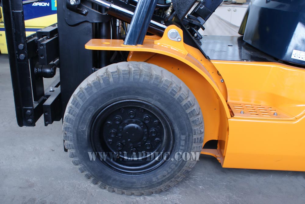 Xe nâng xăng 2.5 tấn TOYOTA 7FG25 # 15905 giá rẻ