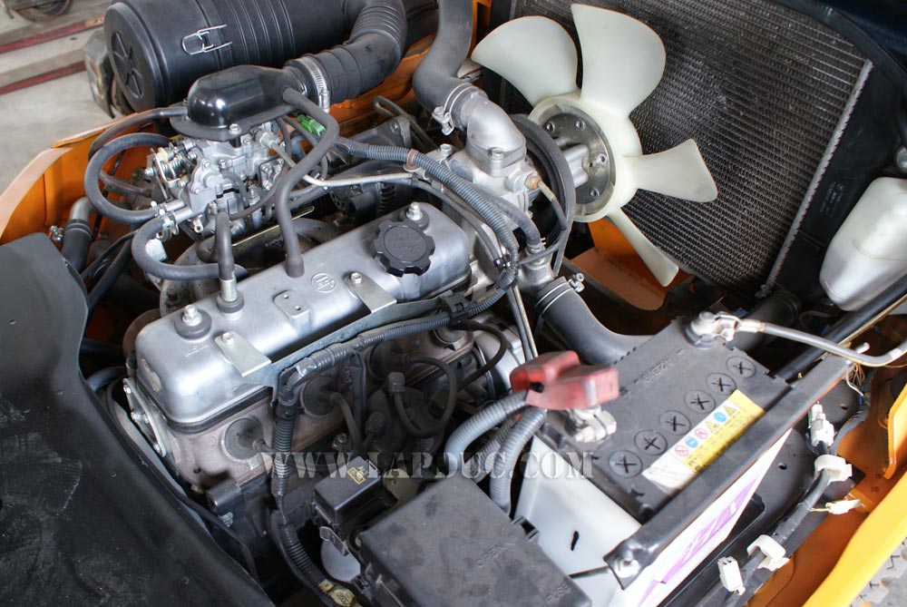 Xe nâng động cơ xăng TOYOTA 7FG25 # 15905 giá rẻ