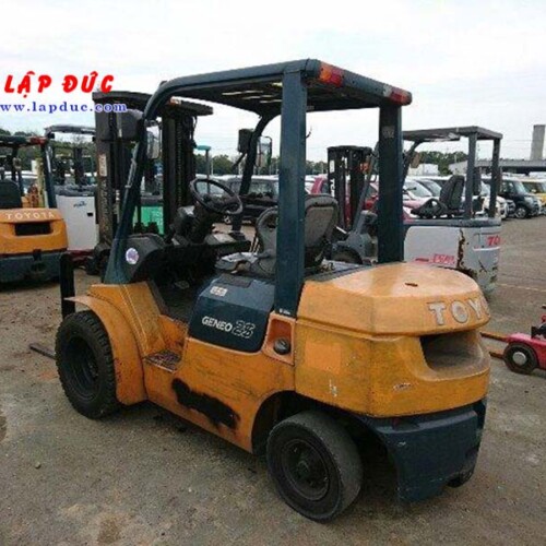 Xe nâng xăng 2.5 tấn TOYOTA 7FGL25 # 12560 giá rẻ