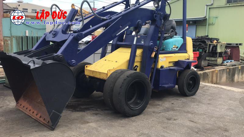 Xe xúc nâng KOMATSU SD25-5