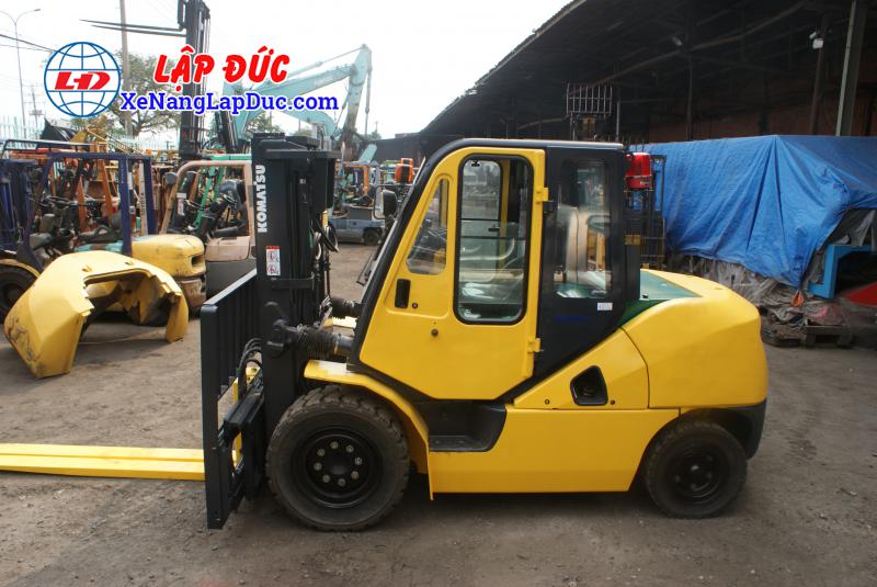 Xe nâng dầu cũ 4 tấn KOMATSU FD40T-10 -135696 giá rẻ