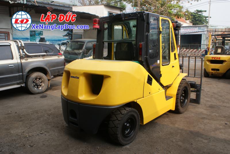 Xe nâng dầu 4 tấn KOMATSU FD40T-10 -135696 giá rẻ