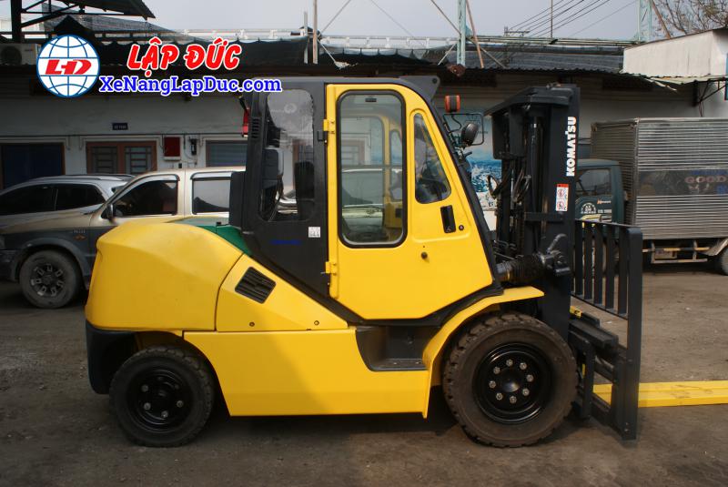 Xe nâng dầu KOMATSU 4 tấn FD40T-10 -135696 giá rẻ