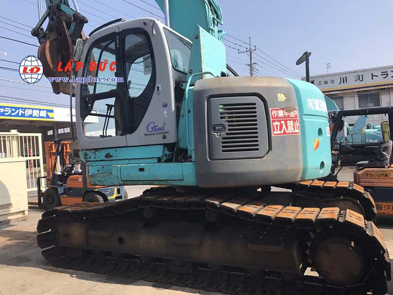 Xe cuốc KOBELCO GRAND BEETLE 235SR