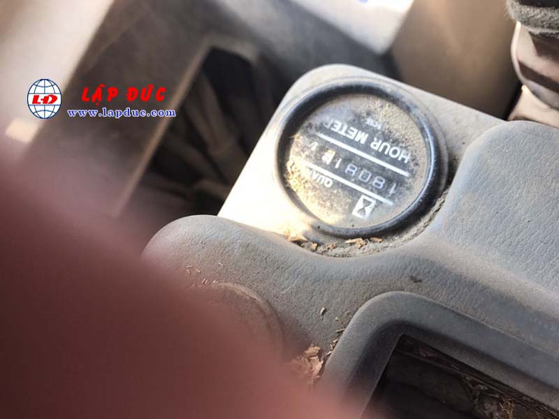 Xe cuốc KOBELCO GRAND BEETLE 235SR
