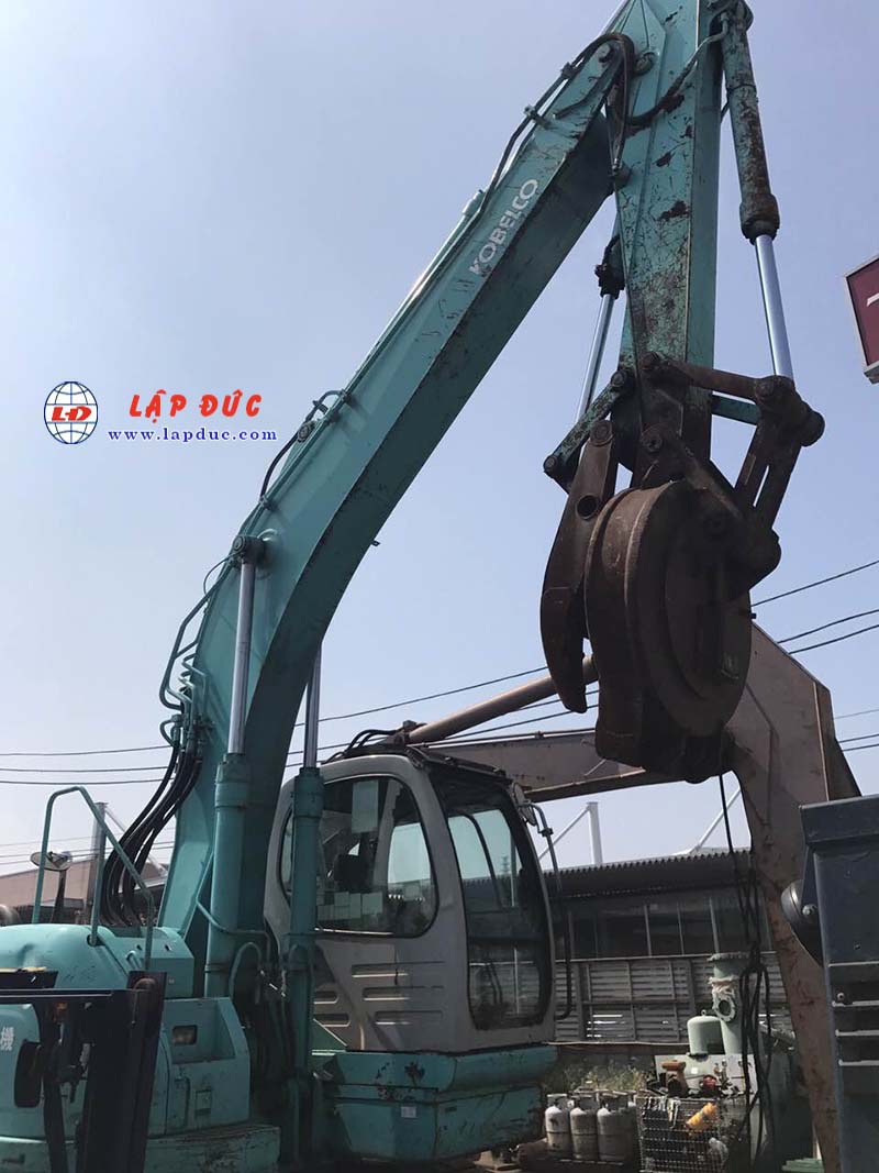 Xe cuốc KOBELCO GRAND BEETLE 235SR