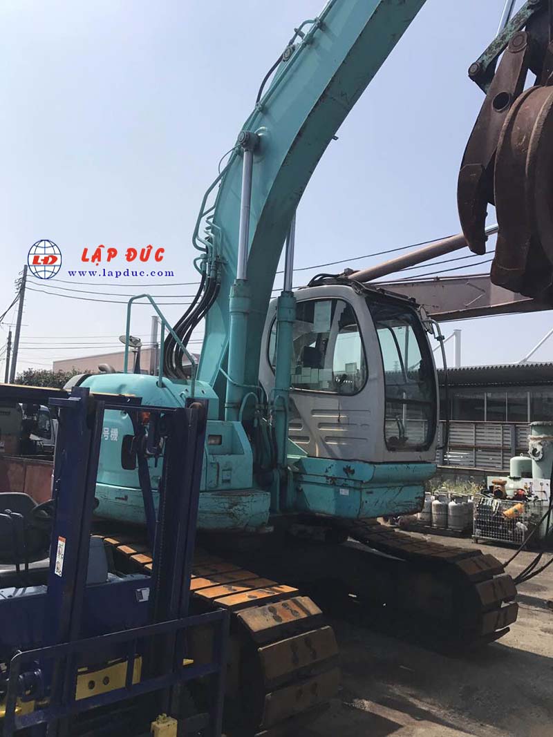 Xe cuốc KOBELCO GRAND BEETLE 235SR