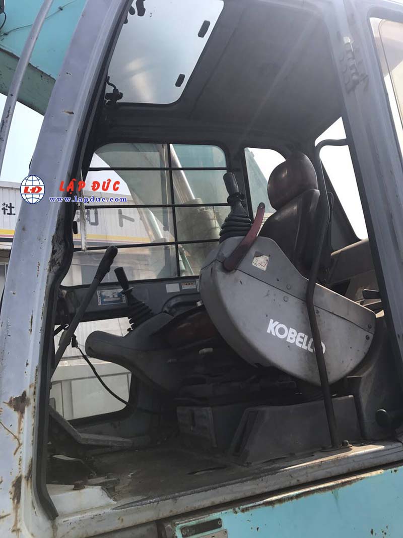 Xe cuốc KOBELCO GRAND BEETLE 235SR