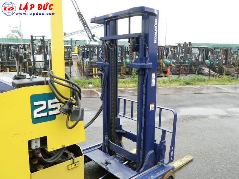 Xe nâng điện đứng lái 2.5 tấn KOMATSU FB25RN-3
