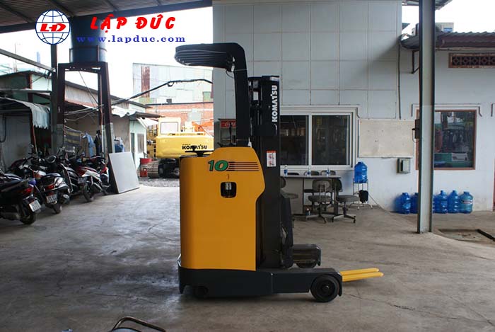 Xe nâng điện đứng lái cũ 1 tấn KOMATSU FB10RL-12 giá rẻ