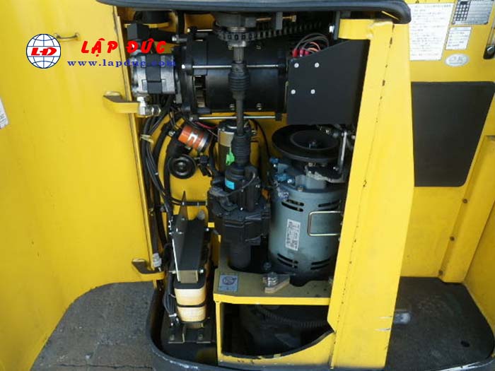 Xe nâng điện đứng lái cũ 1.3 tấn KOMATSU FB13RL-12 giá rẻ Xe nâng điện đứng lái cũ 1.3 tấn KOMATSU FB13RL-12 giá rẻ