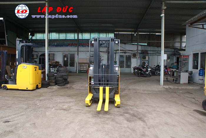 Xe nâng điện đứng lái KOMATSU 1.4 tấn FB14RL-14 giá rẻ Xe nâng điện đứng lái KOMATSU 1.4 tấn FB14RL-14 giá rẻ