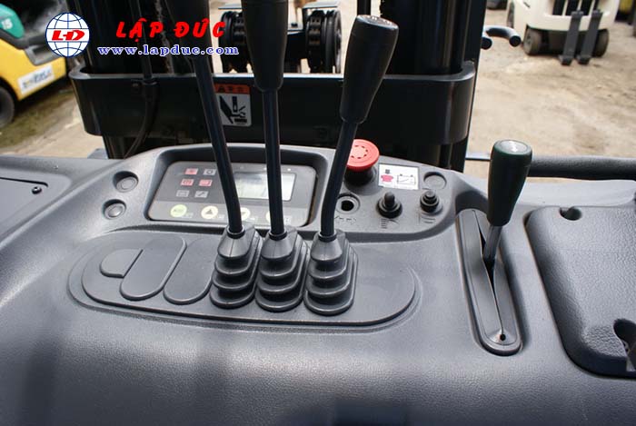 xe-nang-dien-dung-lai-komatsu-fb14rl12-144549-2017-06-02-13-45-099