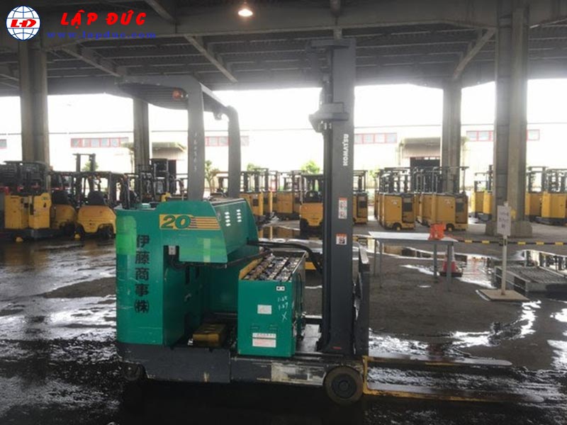 Xe nâng điện KOMATSU 2 tấn đứng lái FB20RN-4