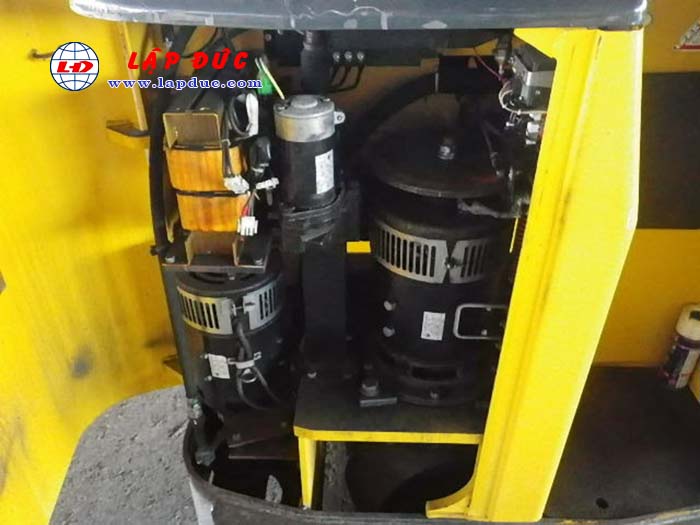 Xe nâng điện đứng lái cũ 2.5 tấn KOMATSU FB25RN-4 giá rẻ Xe nâng điện đứng lái cũ 2.5 tấn KOMATSU FB25RN-4 giá rẻ
