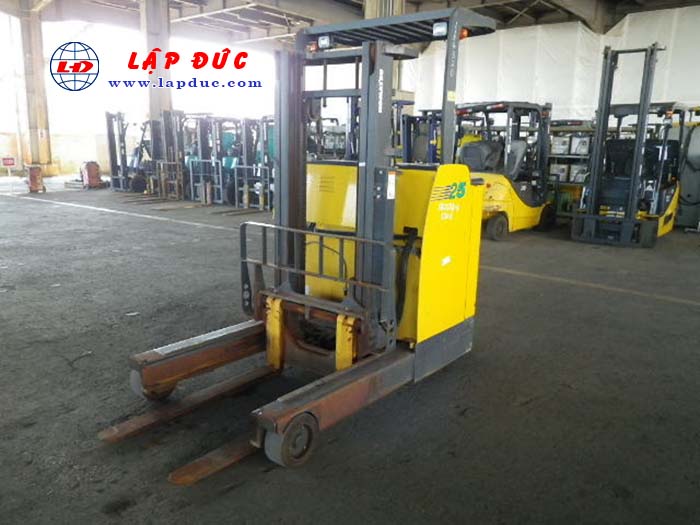 Xe nâng điện đứng lái KOMATSU 2.5 tấn FB25RN-4 giá rẻ