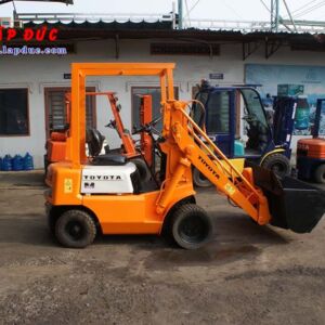 Xe xúc nâng TOYOTA SD7 # 10509