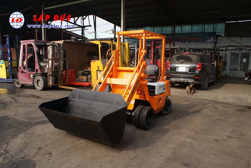 Xe xúc nâng TOYOTA SD7 # 10509