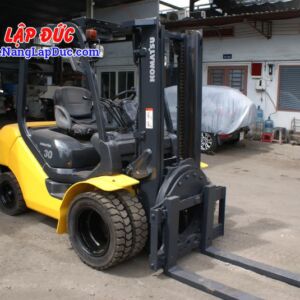 Xe nâng KOMATSU máy dầu 3 tấn FD30T-17 giá rẻ