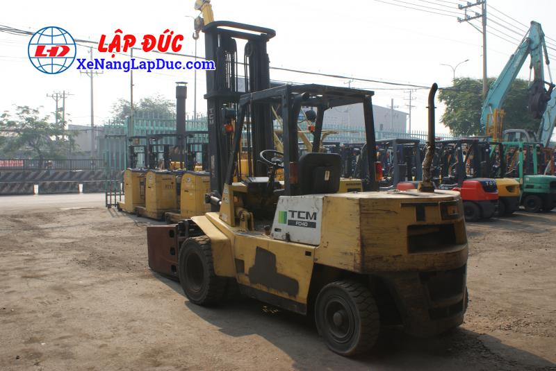 Xe nâng dầu cũ TCM 4 tấn FD40Z6 # 59606364 giá rẻ