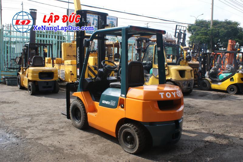 xe nâng dầu toyota cũ