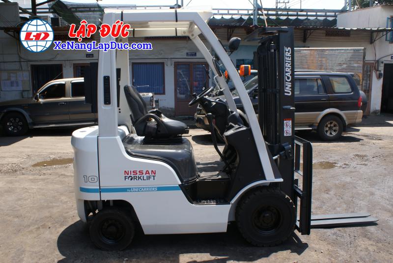 Xe nâng cũ động cơ xăng NISSAN 1 tấn NP1F1 # 400155 giá rẻ