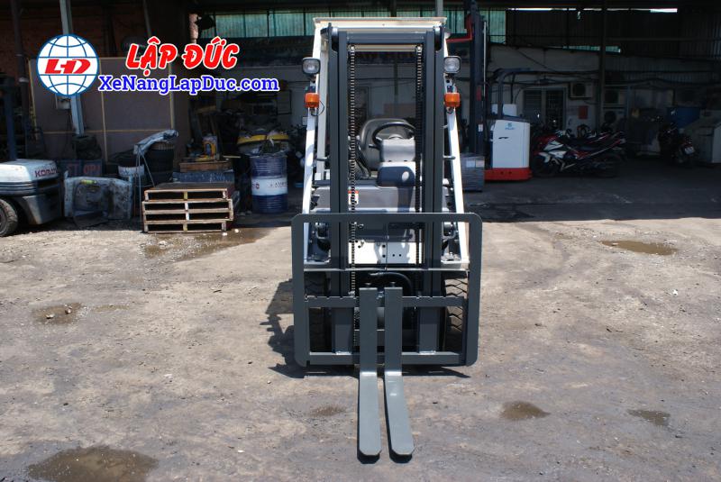 Xe nâng cũ NISSAN 1 tấn máy xăng NISSAN NP1F1 # 400155 giá rẻ
