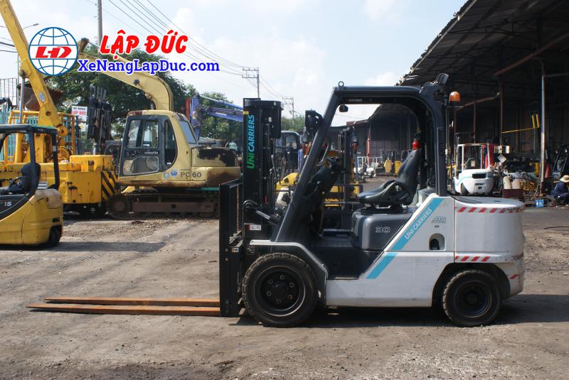 Xe Nâng Dầu 3 tấn UNICARRIERS FD30T5