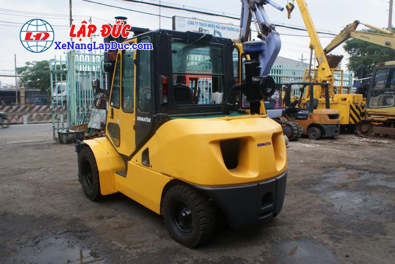 Xe Nâng Dầu 4 Tấn KOMATSU FD40T-10 # 136484 Xe Nâng Dầu 4 Tấn KOMATSU FD40T-10 # 136484