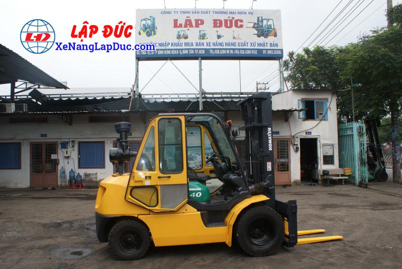 Xe Nâng Dầu 4 Tấn KOMATSU FD40T-10 # 136484 Xe Nâng Dầu 4 Tấn KOMATSU FD40T-10 # 136484