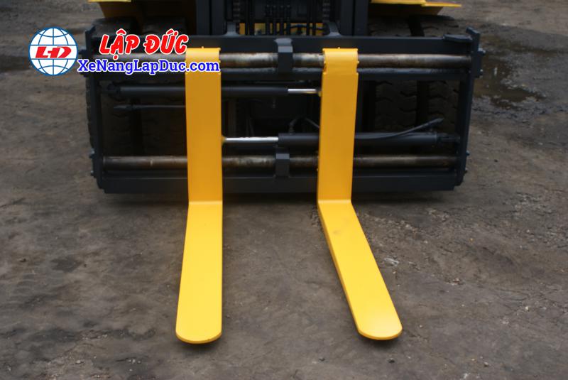 Càng Xe Nâng Dầu 4 Tấn KOMATSU FD40T-10 # 136484 Càng Xe Nâng Dầu 4 Tấn KOMATSU FD40T-10 # 136484