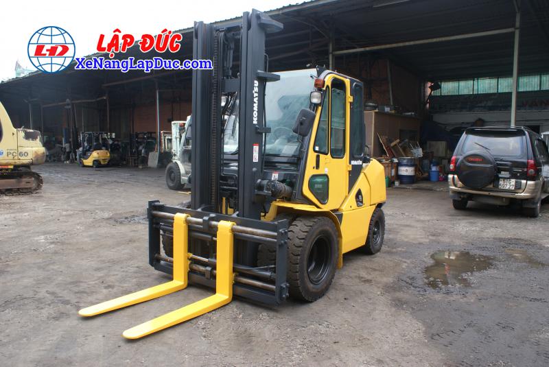 Xe Nâng Dầu 4 Tấn KOMATSU FD40T-10 # 136484 Xe Nâng Dầu 4 Tấn KOMATSU FD40T-10 # 136484