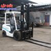 Xe Nâng Dầu 3 tấn UNI CARRIER FD30C3Z gắn bộ gầu xúc gật gù