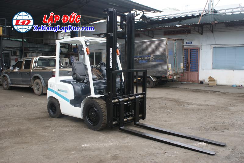 Xe nâng dầu 2.5 tấn UNI CARRIERS FD25T14 gắng càng xoay 360 độ