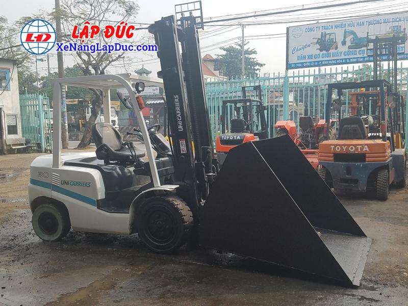 Xe Nâng Dầu UNI CARRIER FD30C3Z Gầu Xúc Gật Gù-0