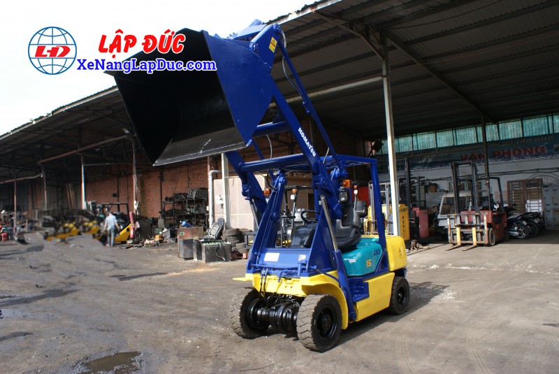 KOMATSU-SD15T-5-#-70382-3 Xe Xúc Nâng Máy Dầu KOMATSU SD15-5