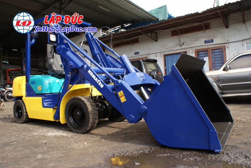 KOMATSU-SD15T-5-#-70382-7 Xe Xúc Nâng Máy Dầu KOMATSU SD15-5