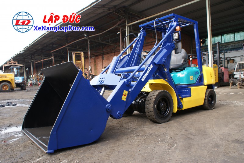 KOMATSU-SD15T-5-#-70382-8 Xe Xúc Nâng Máy Dầu KOMATSU SD15-5