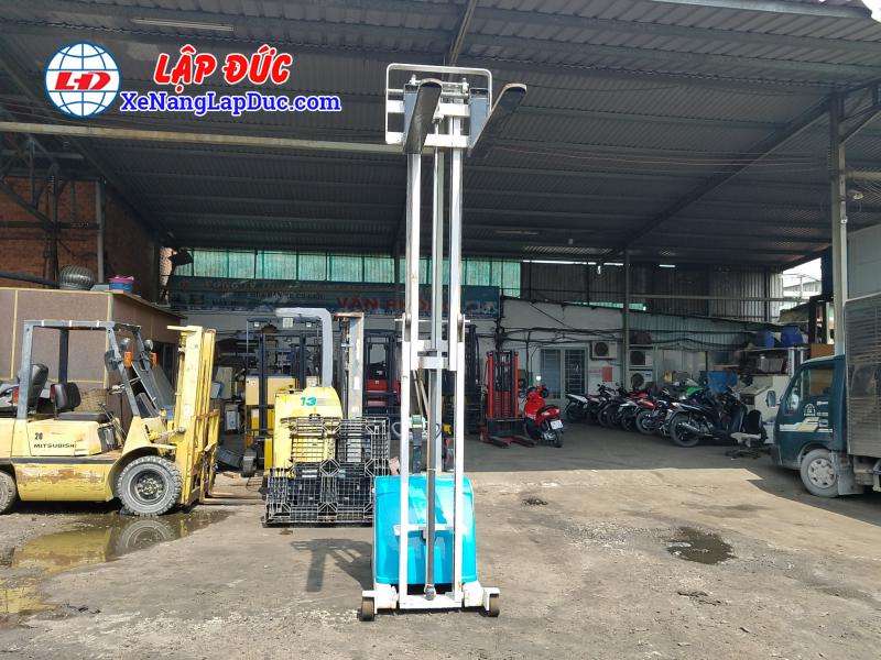 Xe nâng tay điện TOYOTA 3HF09-0 Xe nâng tay điện TOYOTA